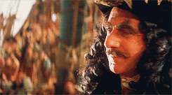 A GIF animation of Dustin Hoffman as Captain Hook.